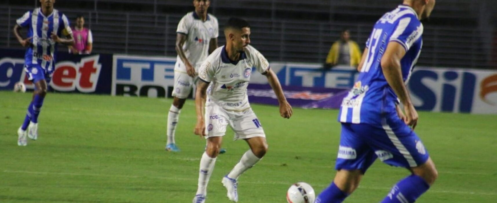 Bahia empata com o CSA e perde a chance de manter os 100% na Série B