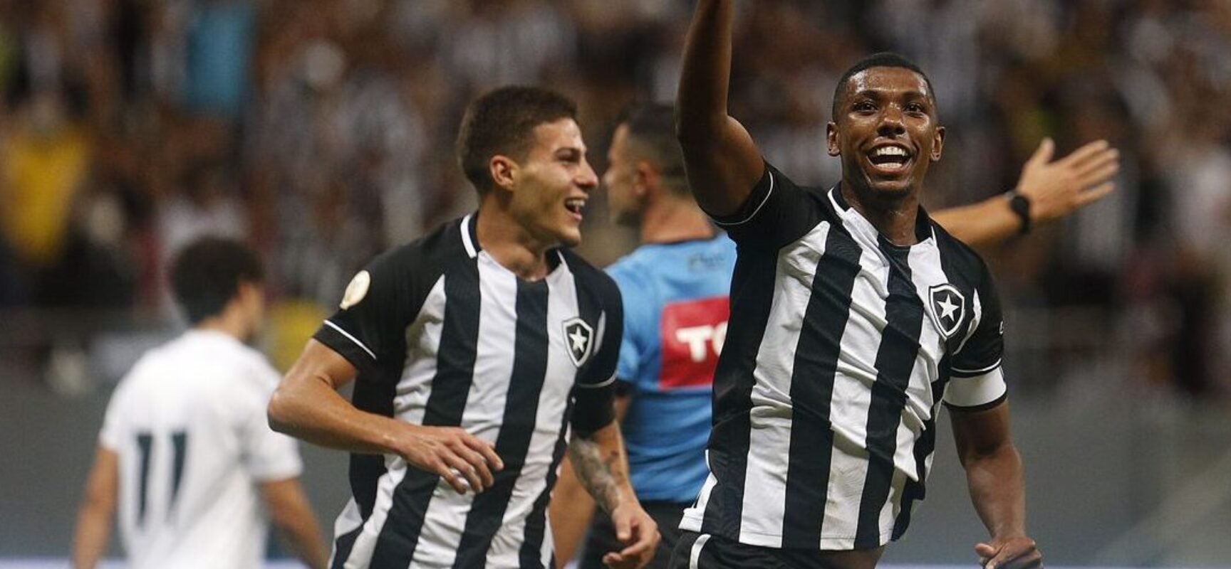 Copa do Brasil: Botafogo cresce no segundo tempo e vence o Vitória