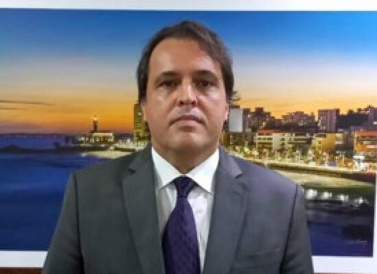 Desembargador Roberto Frank é reeleito presidente do TRE-BA