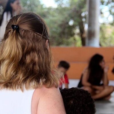 Direito a licença-maternidade para mães adotantes completa 20 anos