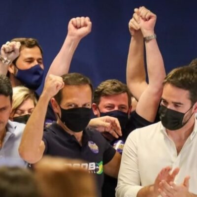 Eduardo Leite anuncia apoio à candidatura de João Doria à presidência