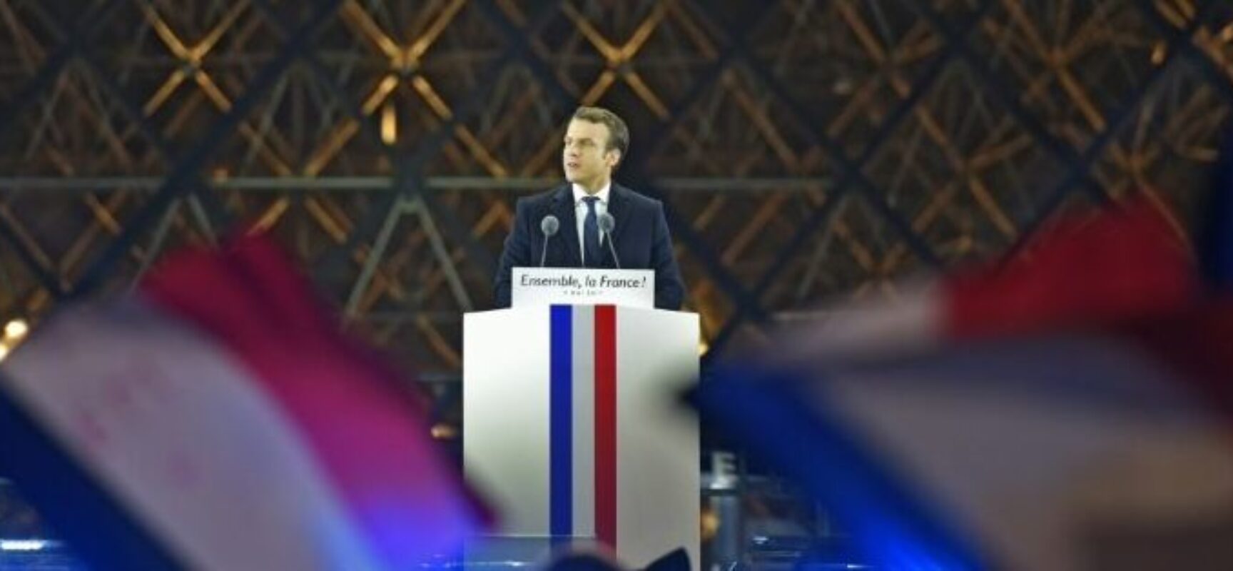Emmanuel Macron é reeleito presidente da França