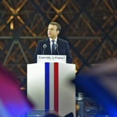 Emmanuel Macron é reeleito presidente da França