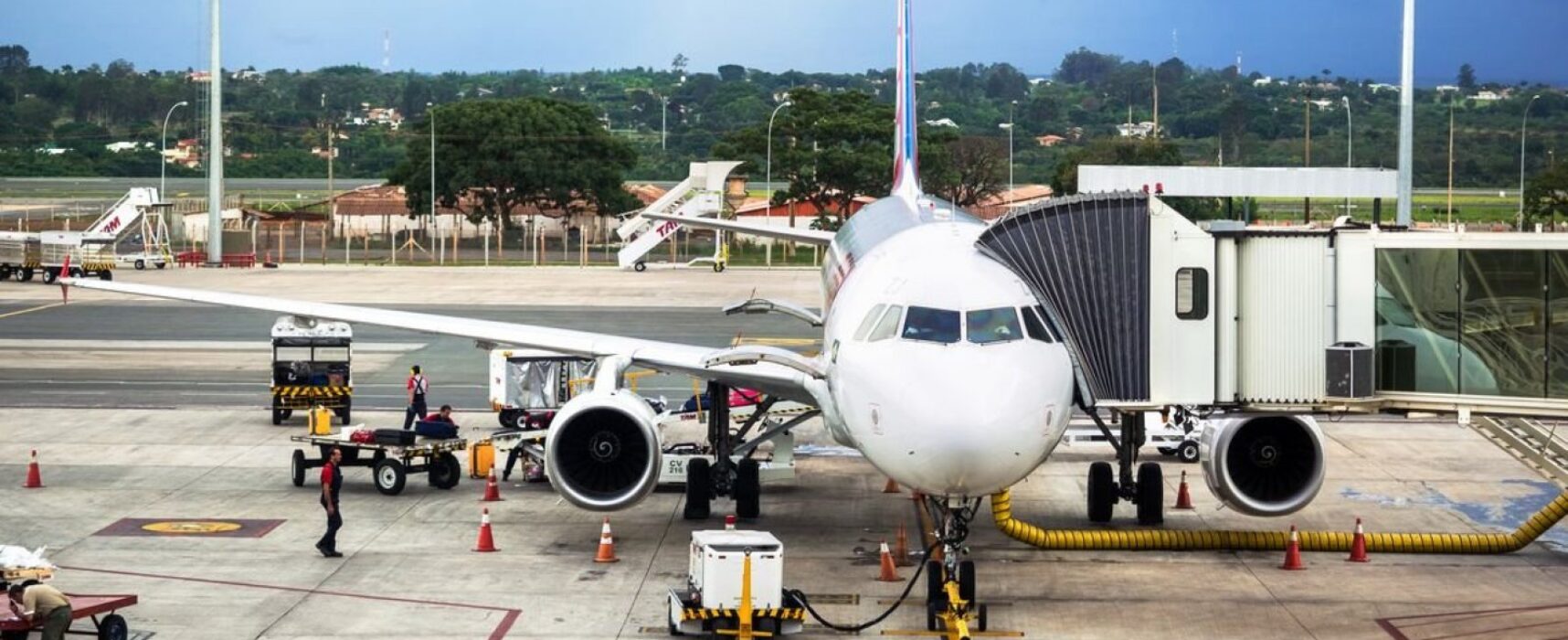 Governo dispensa testes contra Covid-19 a quem entra no país