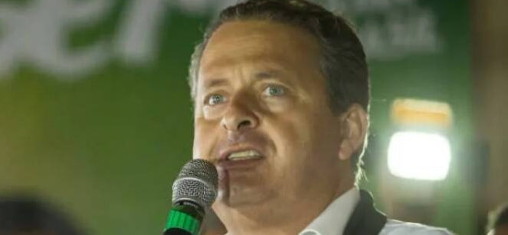Imagem de Eduardo Campos é disputada por PSB e oposição em PE