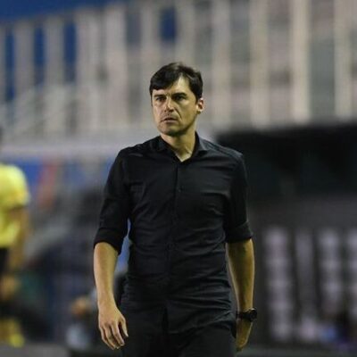 Inter demite técnico Medina após empate em casa na Sul-Americana