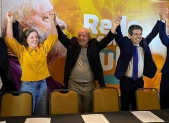 Lula recebe apoio de parte de políticos da Rede e ainda busca apoio de Marina Silva