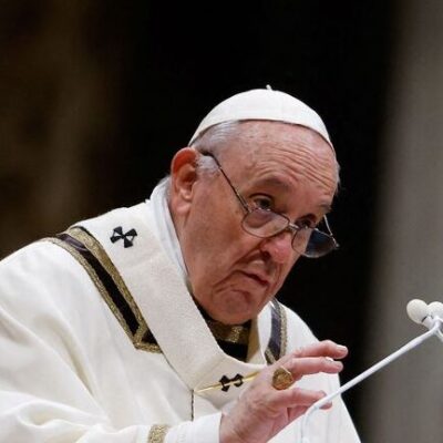 Papa Francisco empossa 20 novos cardeais; dois são brasileiros