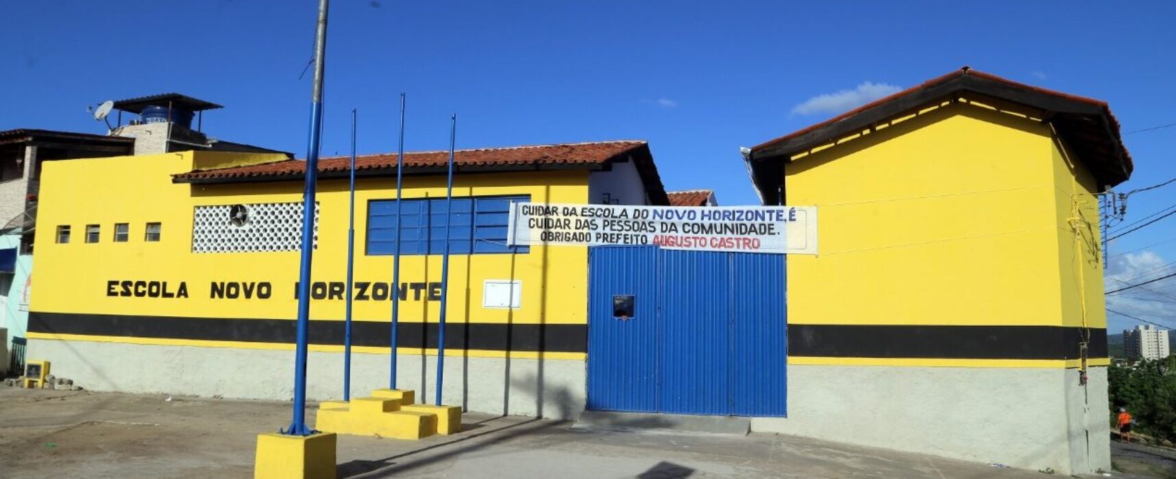 Prefeito Augusto Castro entrega Escola Novo Horizonte 100% reformada