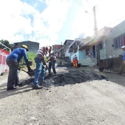 Prefeitura avança na recuperação da malha viária de Itabuna Operação Tapa-Buracos