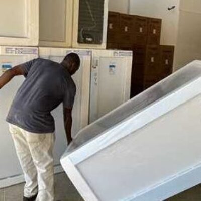 Prefeitura de Ilhéus entrega eletrodomésticos e cestas básicas doados às vítimas das chuvas