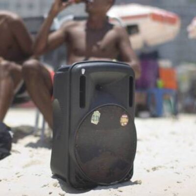 Prefeitura do Rio proíbe uso de caixas de som nas praias