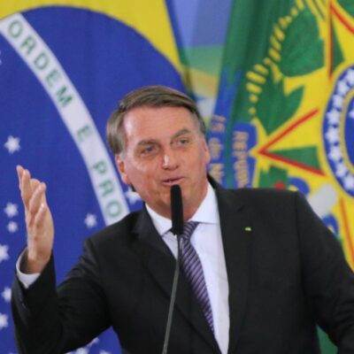 Bolsonaro defende o uso de Viagra para tratar hipertensão e doença reumática