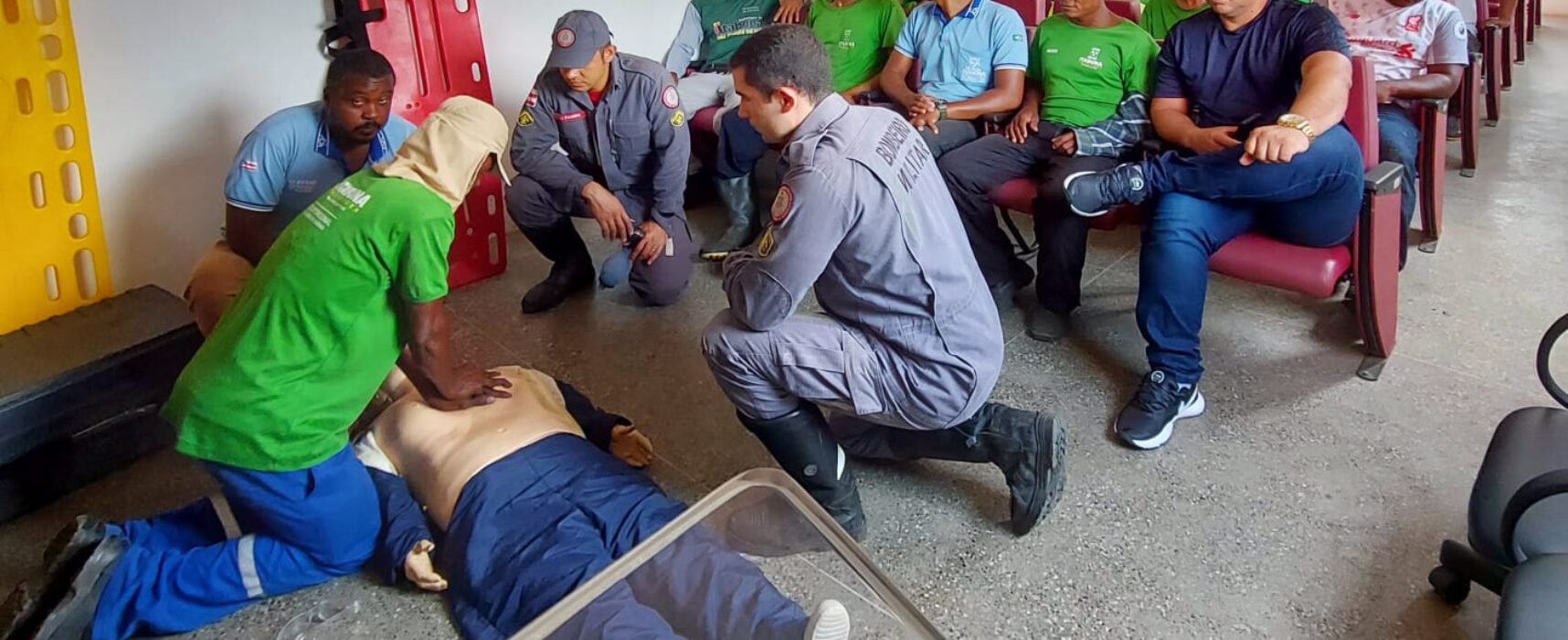 4º GBM treina equipe da Limpeza da Pública de Itabuna em primeiros socorros