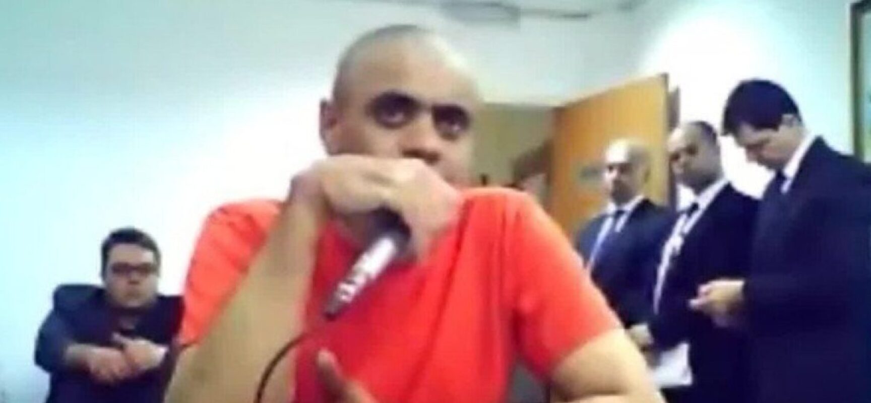 Autor de facada em Bolsonaro vai passar por nova perícia e pode ter liberdade determinada