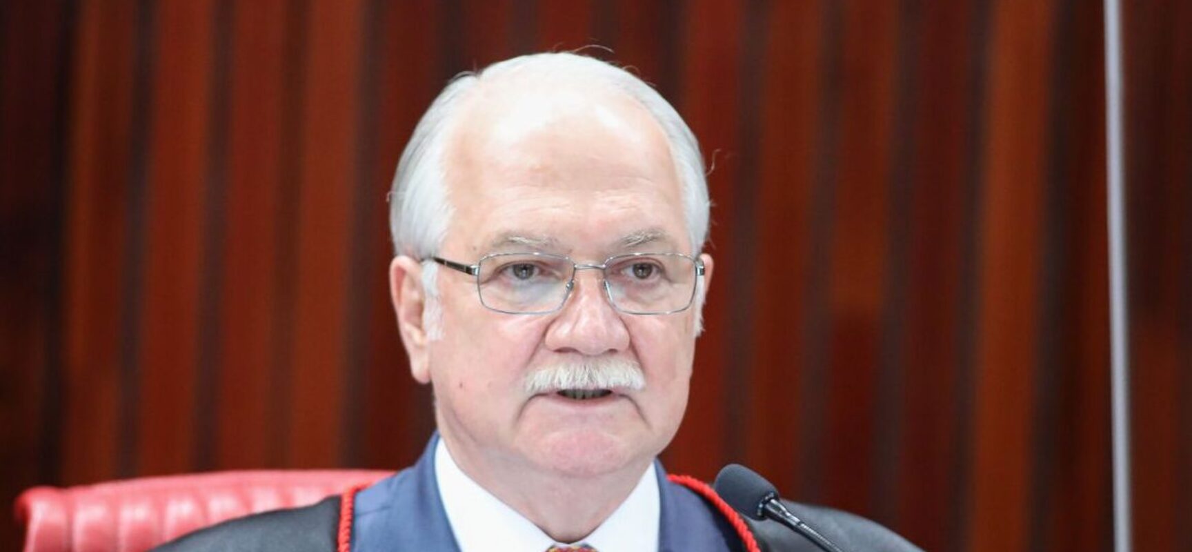 Brasil deve mostrar que rejeita “aventuras autoritárias”, diz ministro