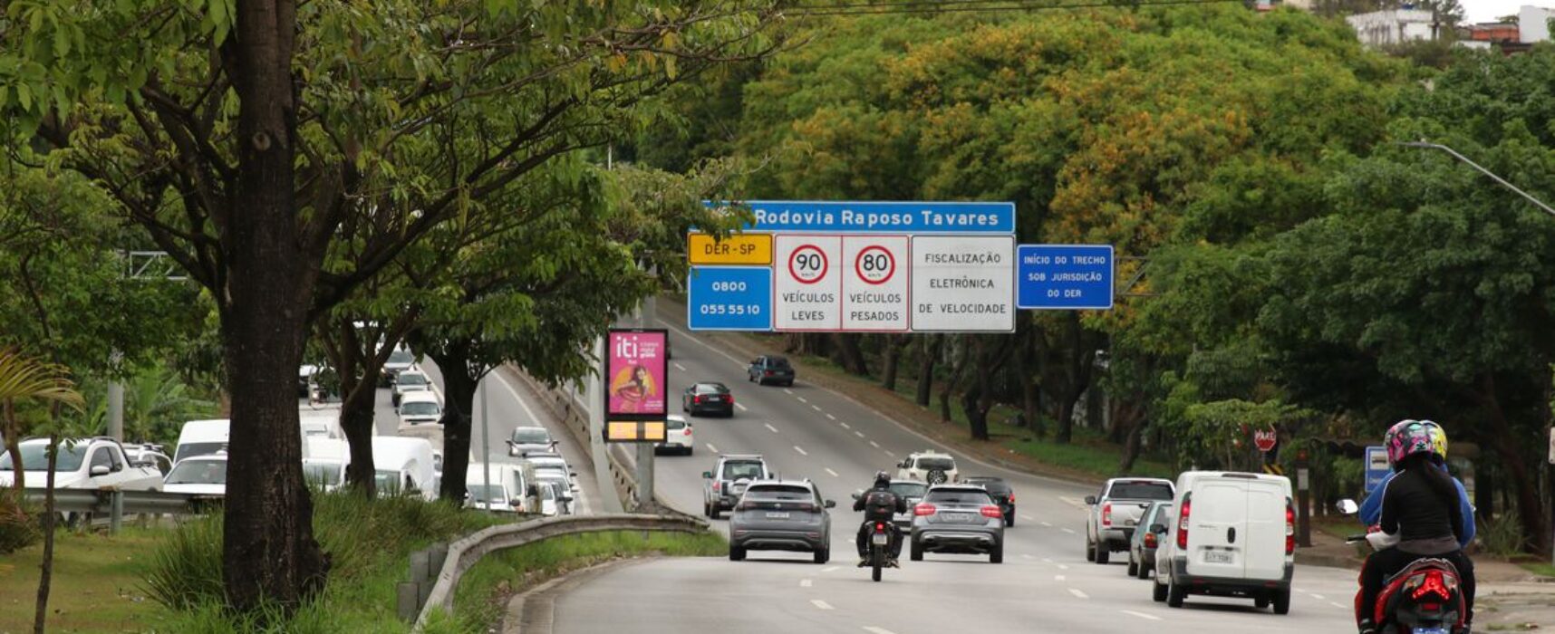 Cartilha dá dicas para turistas em viagens de carro