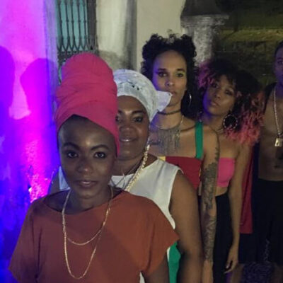 Desfile de moda afro encanta moradores de Santo Amaro