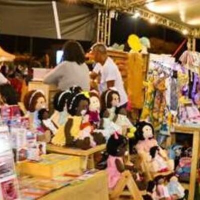Feira da Economia Criativa reúne cerca de 100 expositores no Centro de Convenções de Ilhéus