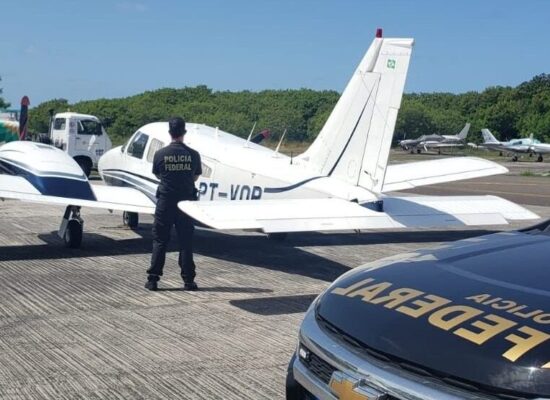 Mais dois investigados na Operação Rochedo se entregam na sede PF, em Salvador