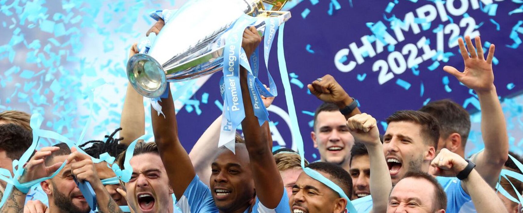 Manchester City derrota Aston Villa e conquista título inglês