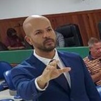 Nery Santana toma posse como vereador em Ilhéus
