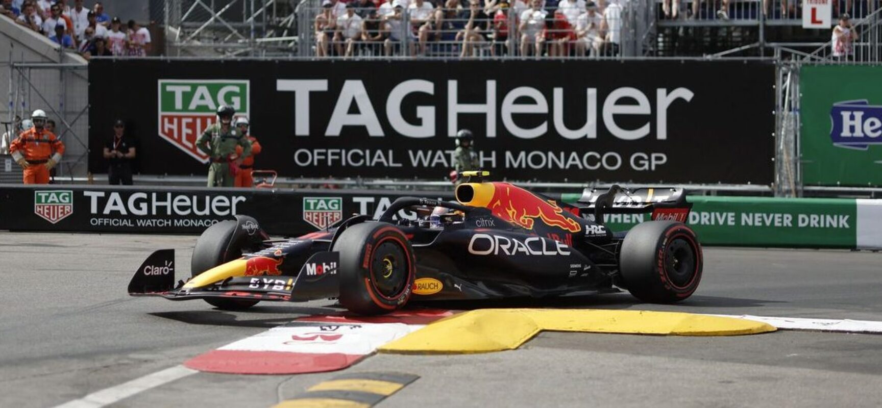 Perez vence GP de Mônaco marcado por atraso e emoção na reta final