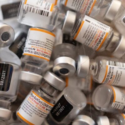Pfizer: 3 doses contra covid-19 têm boa resposta em menores de 5 anos