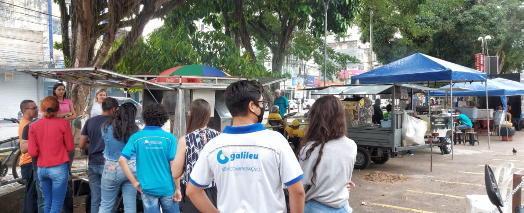 Prefeitura de Itabuna realoca ambulantes que vendem alimentos  na Praça Otávio Mangabeira