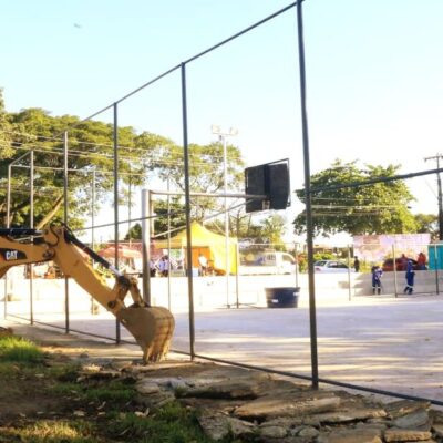 Prefeitura pede que população aguarde fim das obras para usar quadra poliesportiva do Banco Raso