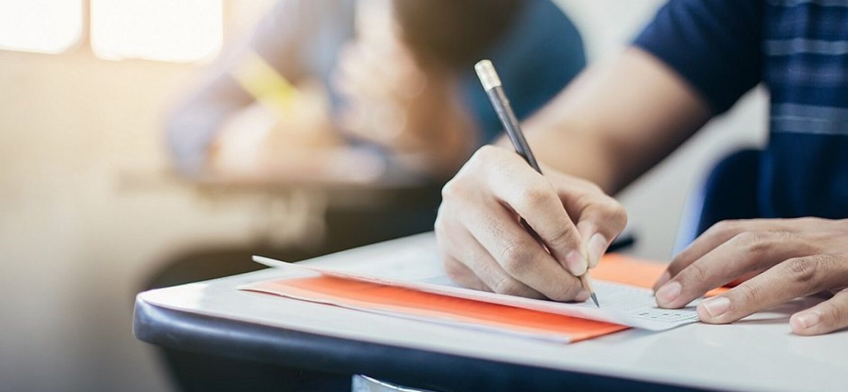 Projeto prevê isenção de taxa em concursos para desempregados e baixa renda