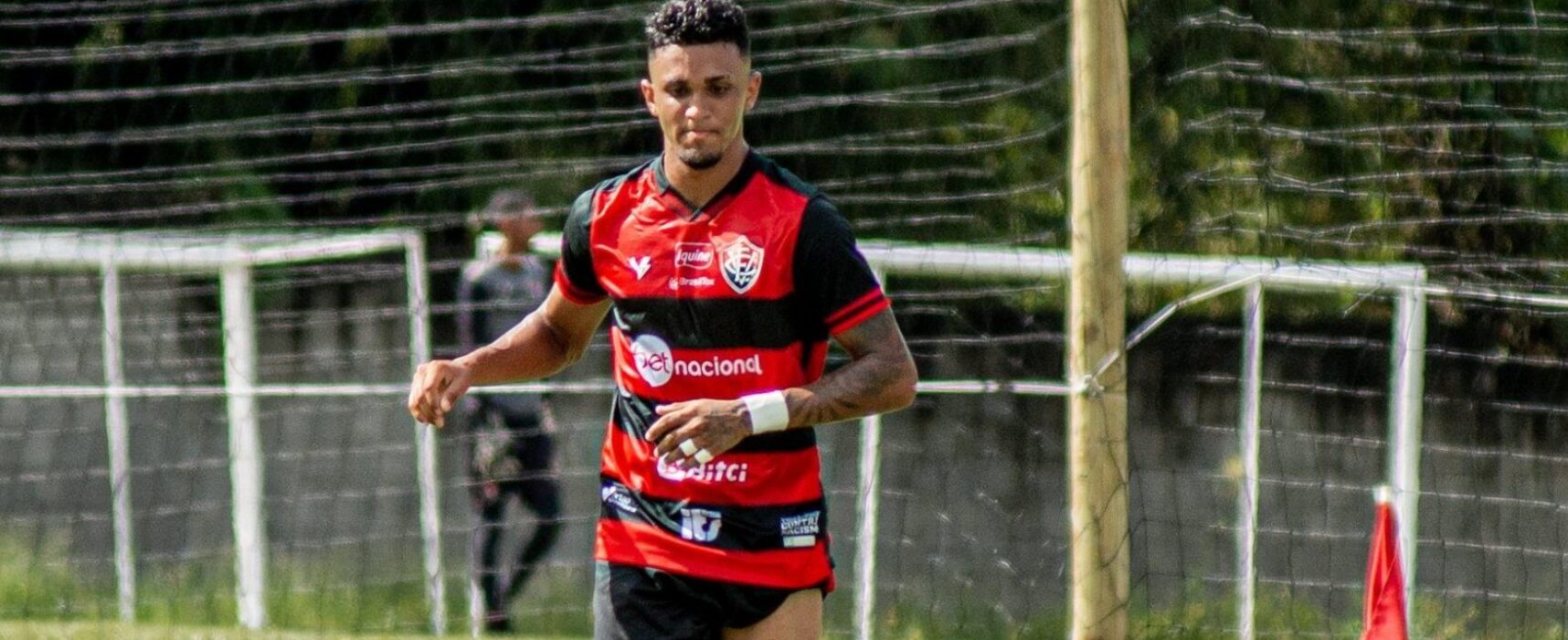 Vitória inicia venda de ingressos para jogo contra o Volta Redonda nesta terça