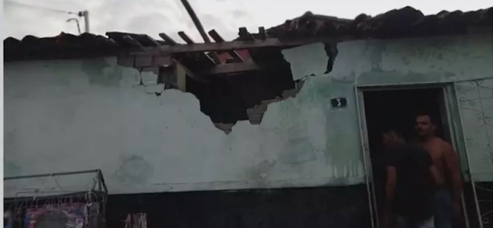 Compressor de ar explode e é arremessado cerca de 50 metros no sul da Bahia