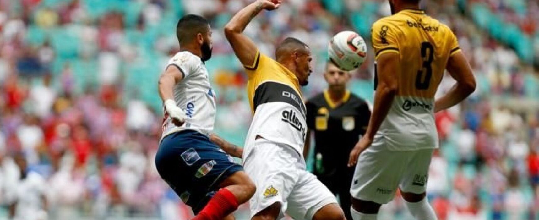 De virada, Bahia vence Criciúma na Fonte Nova
