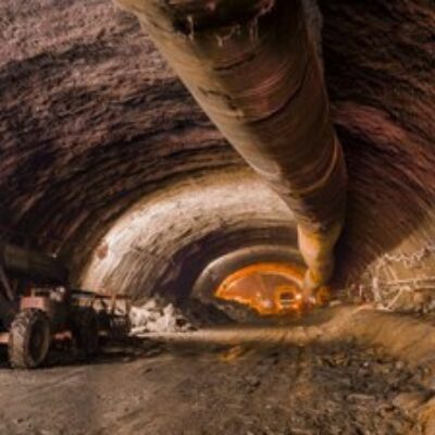 Falta de dinheiro, falhas de projeto e omissão política geram 14 mil obras inacabadas