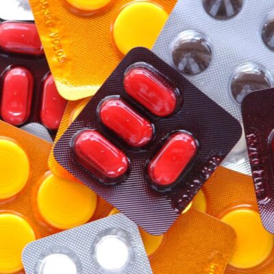 Farmacêuticos apontam falta de remédios nas redes pública e privada