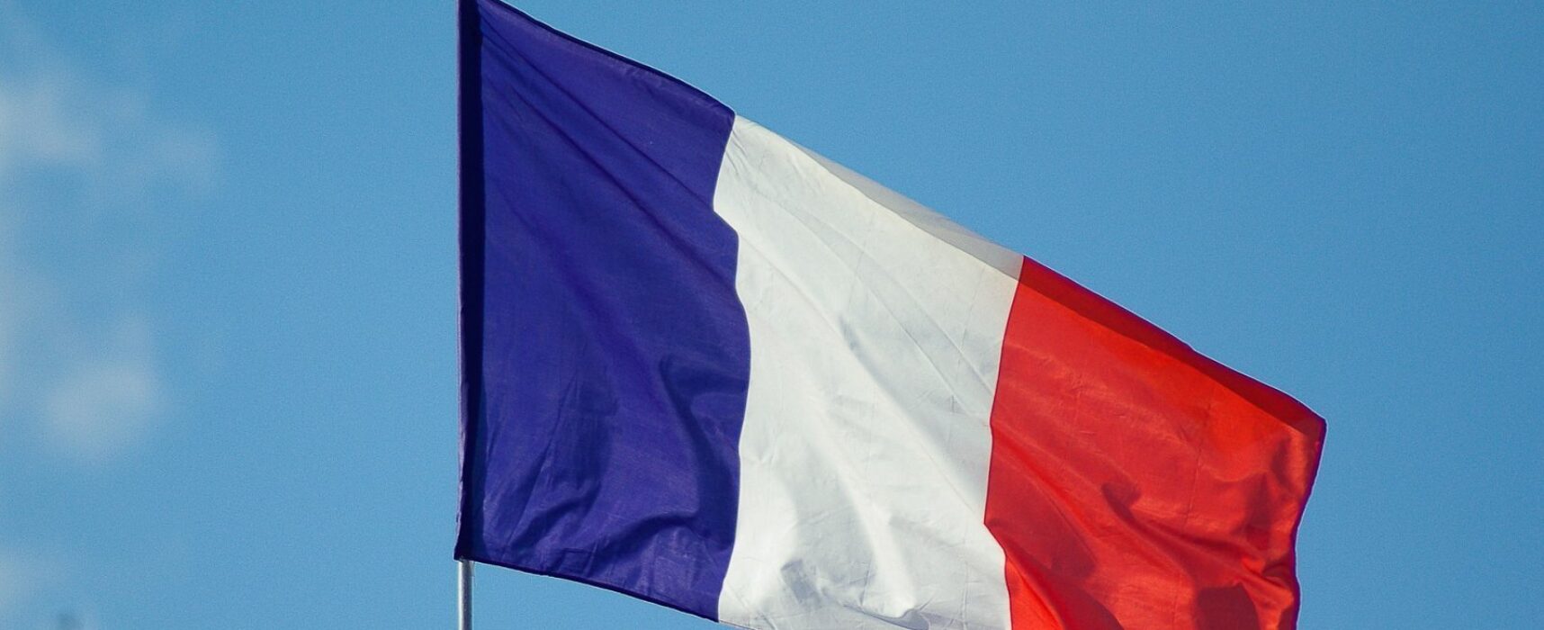França tem sétima onda da Covid com mutação de variante da ômicron