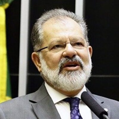 Palavra e reserva técnica sobrepõe resistência e Nilo desponta como favorito na vice de Neto