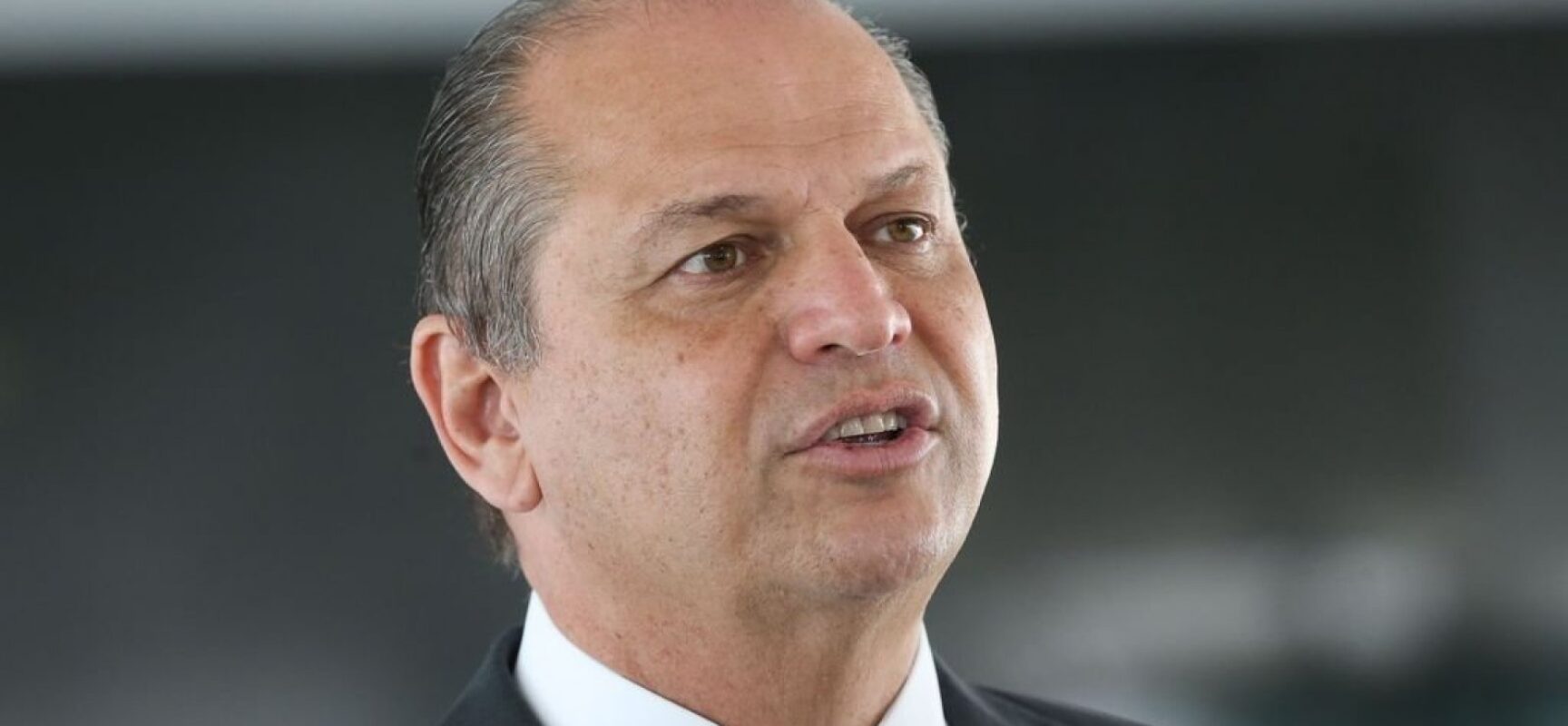 PGR pede arquivamento de investigação contra líder do governo por suspeita com vacina