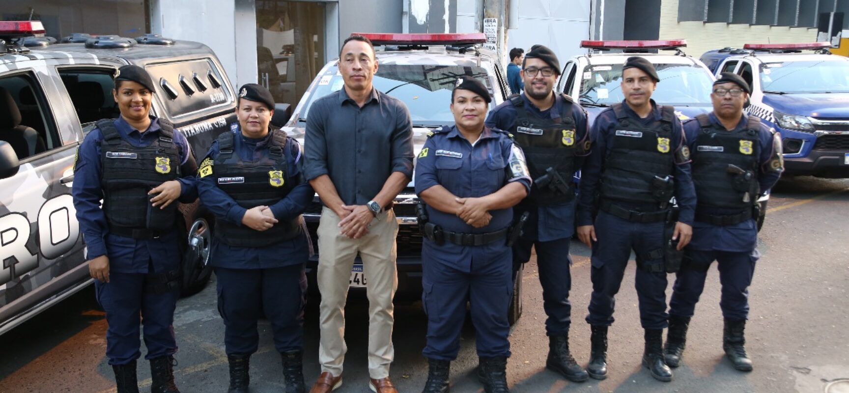 Prefeito Augusto Castro entrega cinco novas viaturas à Guarda Civil Municipal