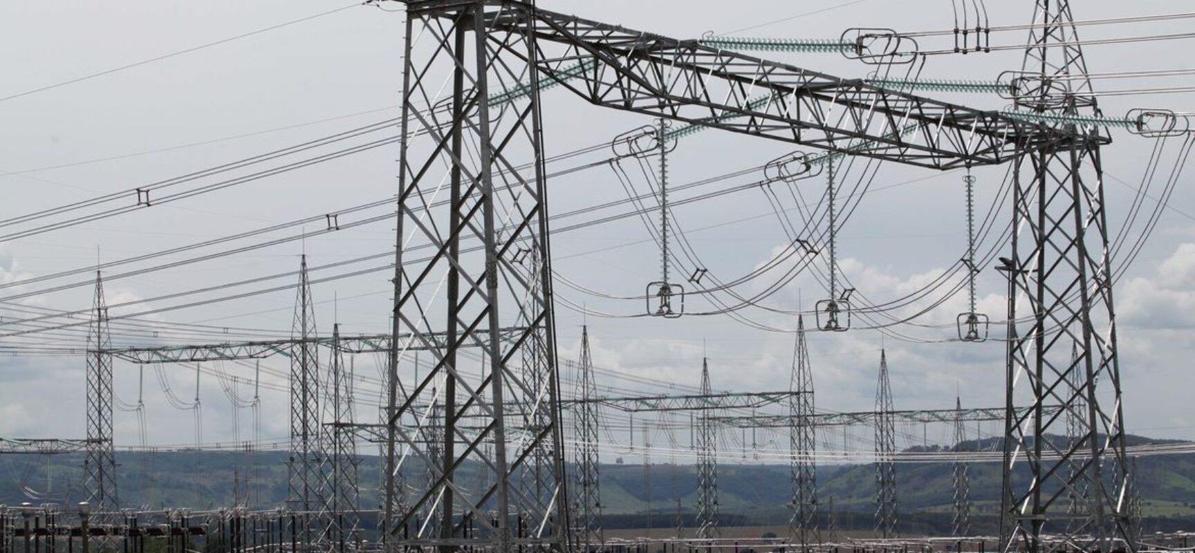 Aneel leiloa 13 lotes de transmissão de energia