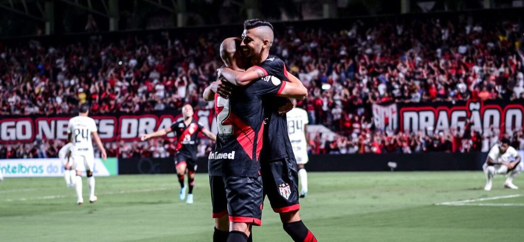 Atlético-GO vence e sai na frente do Corinthians na Copa do Brasil