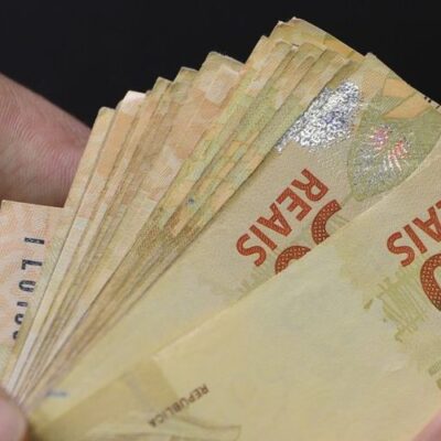 Beneficiários com NIS final 2 recebem hoje Auxílio Brasil