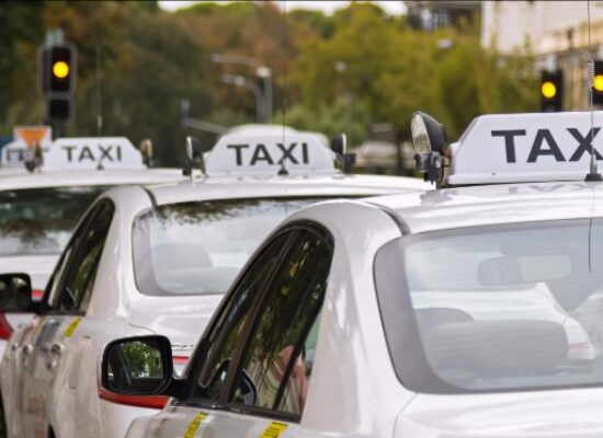 CNM esclarece regras do auxílio-taxista e relata desafios para prefeituras com prazo curto e dificuldades técnicas