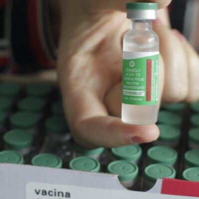 Com validade próxima, Brasil oferece 5 milhões de vacinas contra Covid para Ucrânia