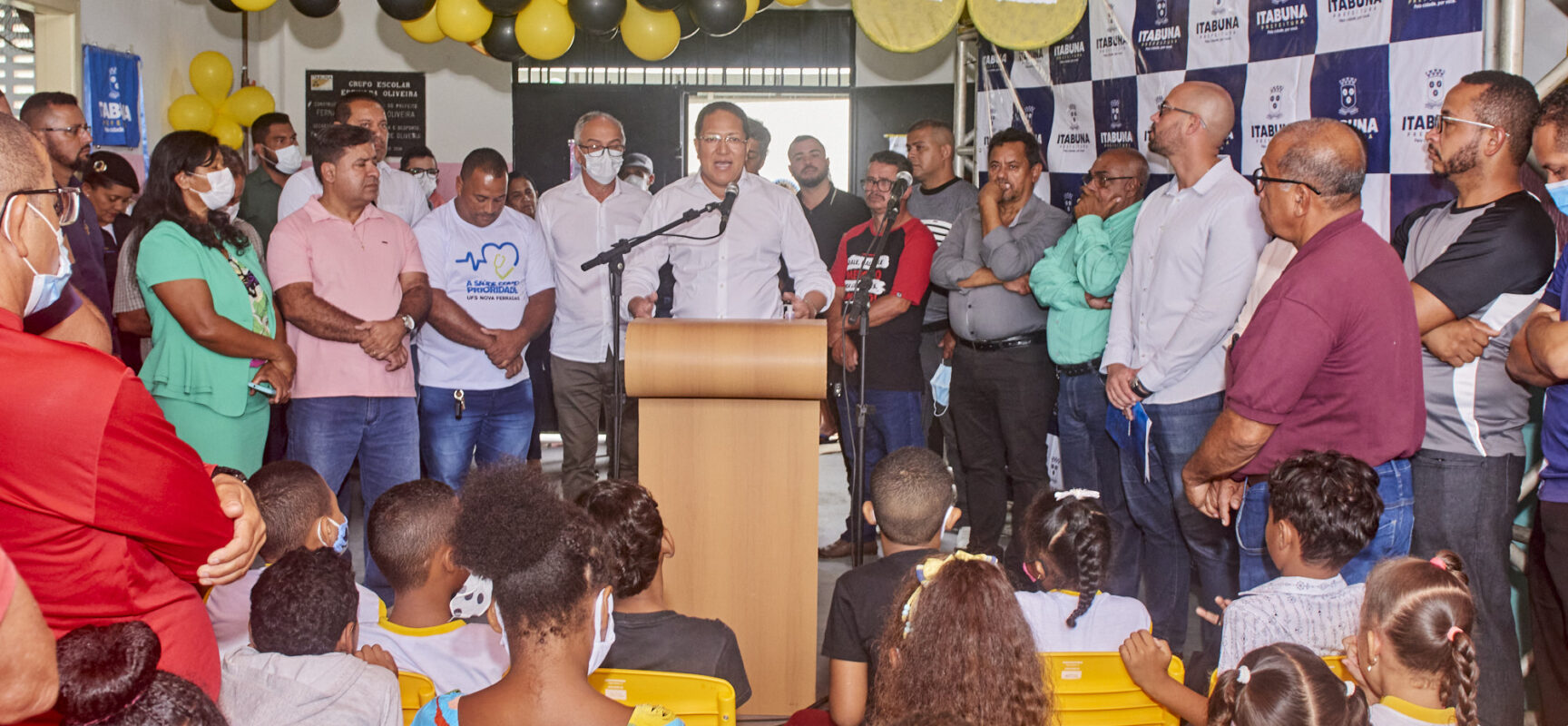 Comunidade do Nova Ferradas festeja a entrega da Escola municipal Florípedes Menezes