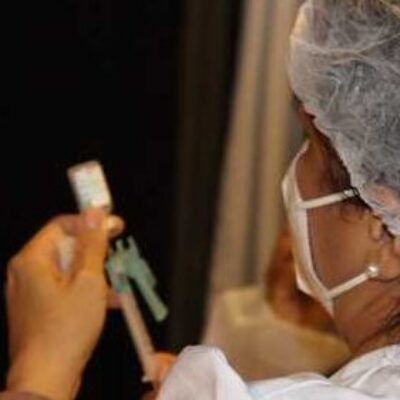 Covid-19: Sesau alerta para aumento de casos e reforça importância da 3ª e 4ª doses da vacina