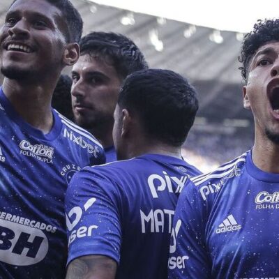 Cruzeiro segura pressão, vence Bahia e dispara na ponta da Série B