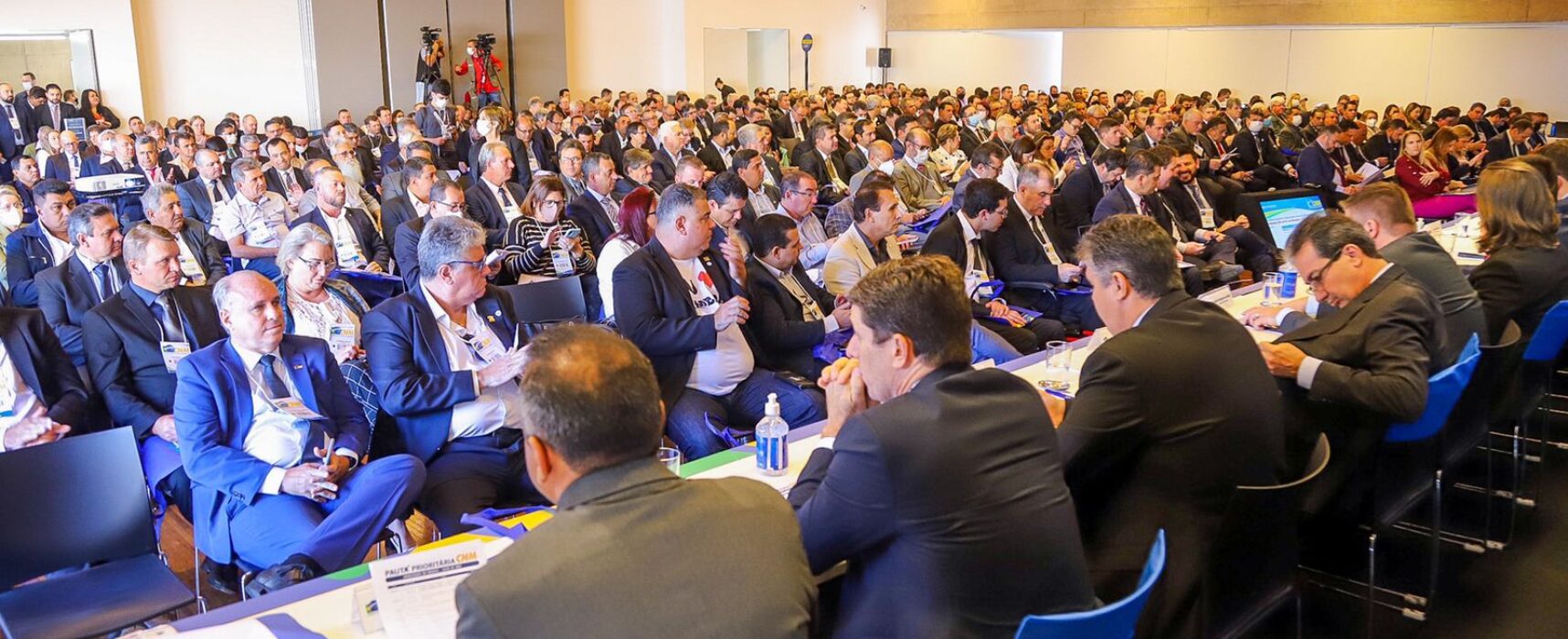 Em reunião com Bolsonaro, prefeitos cobram compensação por perdas de R$73 bilhões