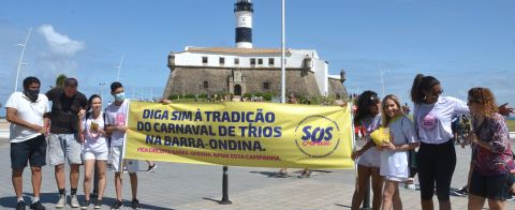 Grupo se manifesta contra mudança no Carnaval de Salvador